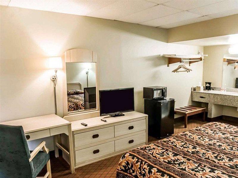 Econo Lodge Перри Экстерьер фото