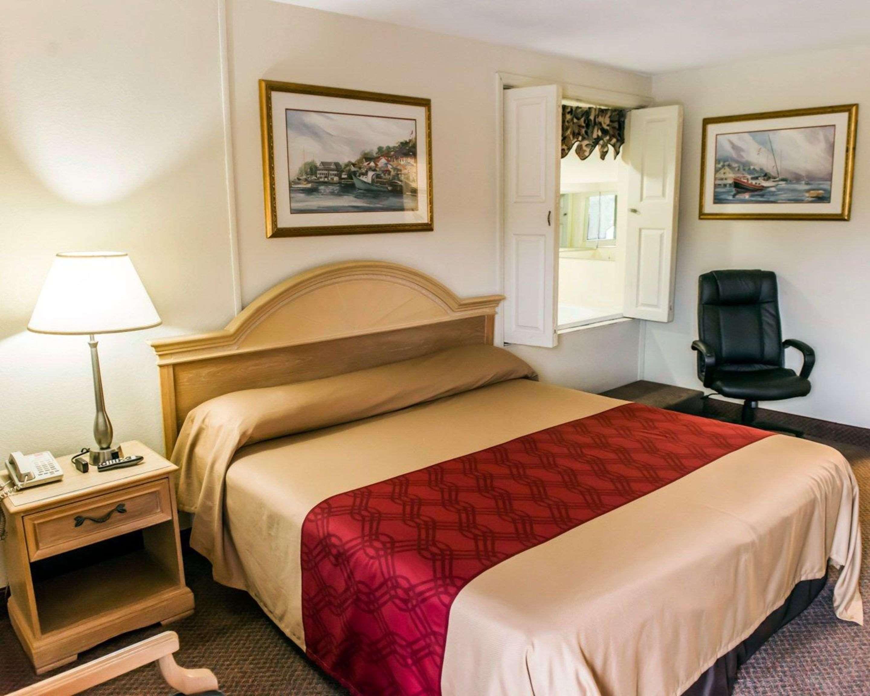 Econo Lodge Перри Экстерьер фото