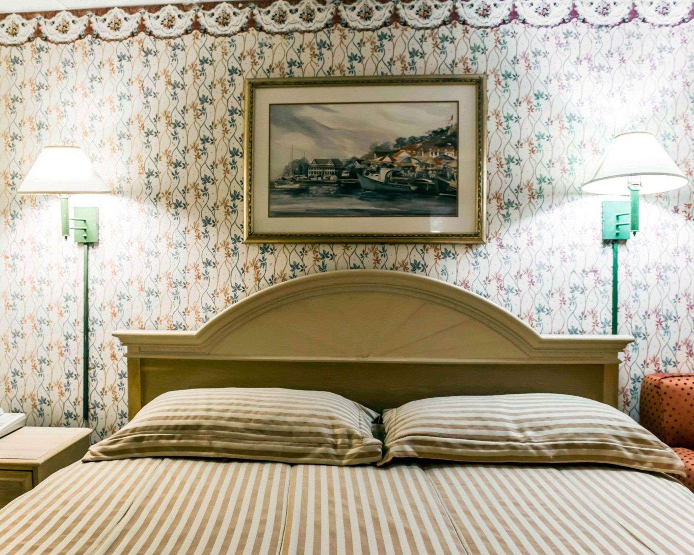 Econo Lodge Перри Экстерьер фото
