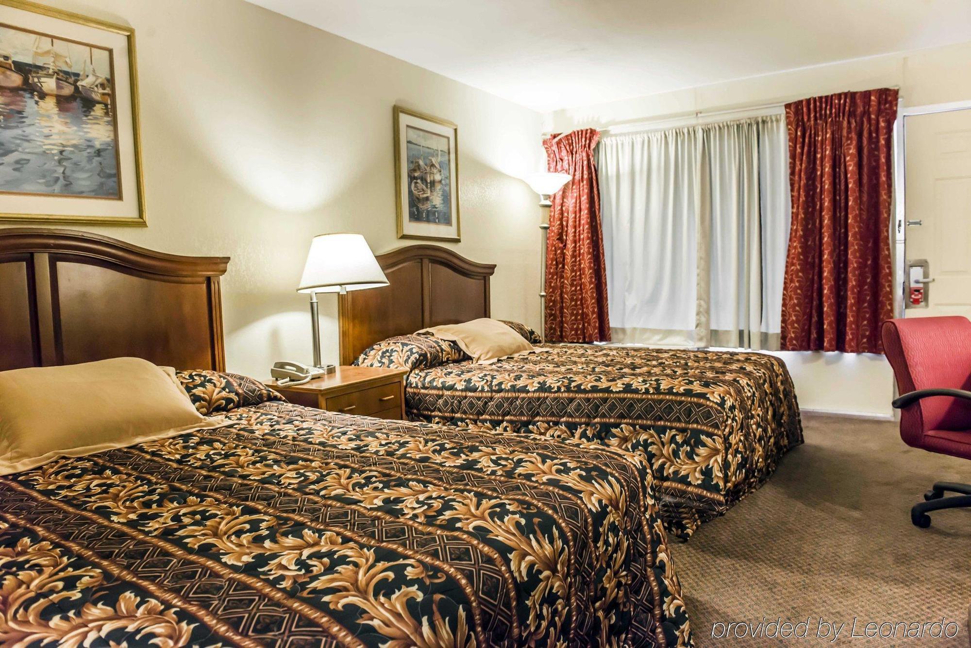 Econo Lodge Перри Экстерьер фото