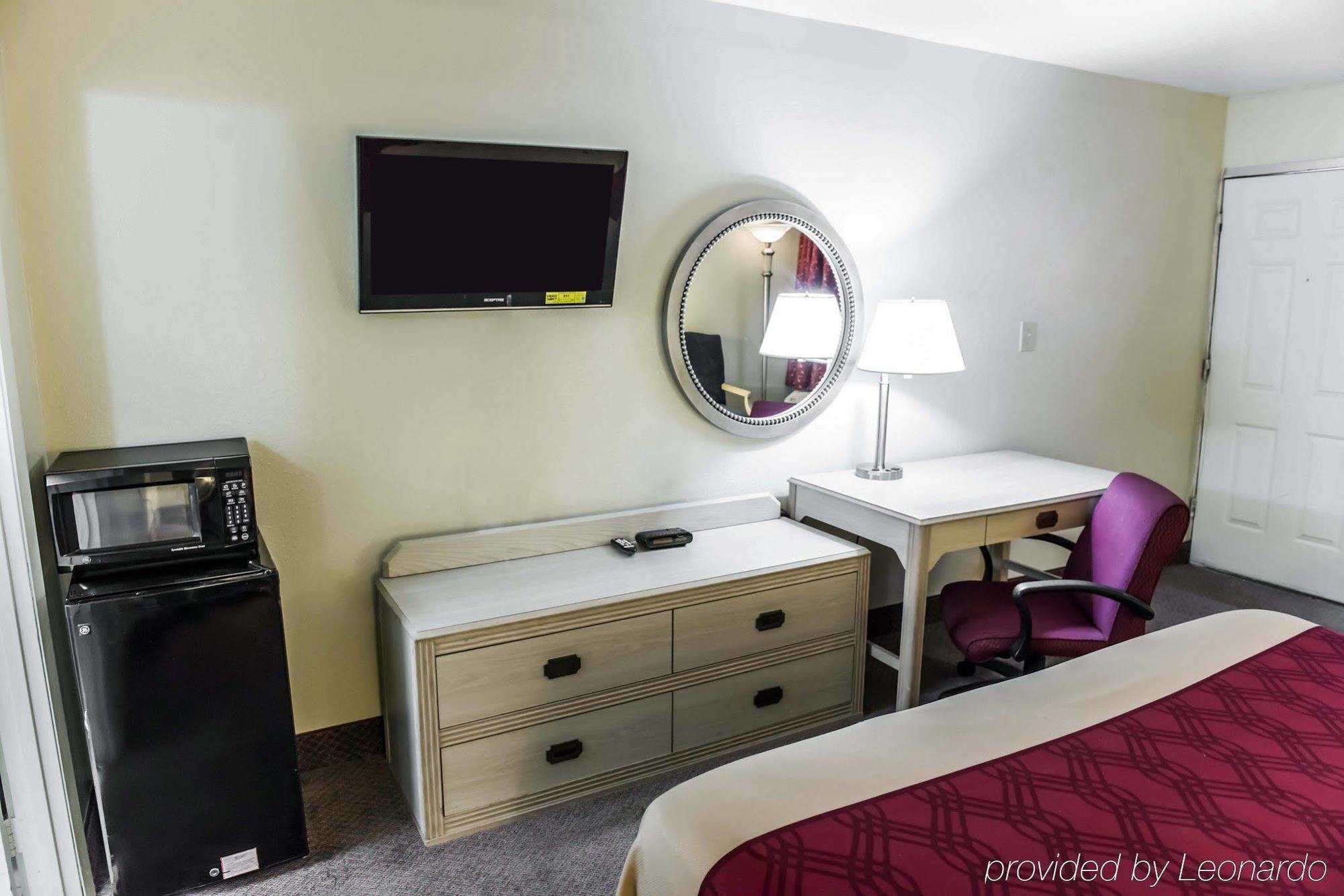 Econo Lodge Перри Экстерьер фото